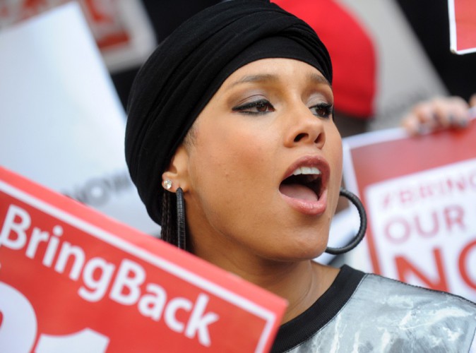 Alicia Keys : dans la rue avec Swizz Beatz, elle apporte un soutien actif au mouvement 