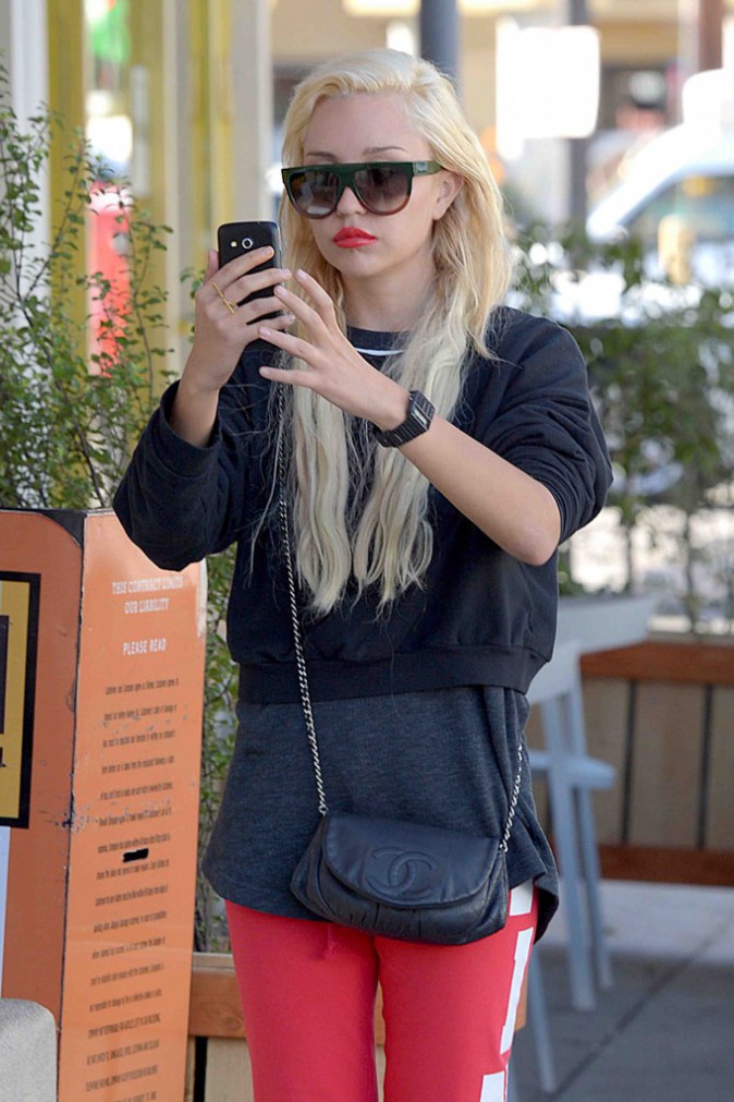 Amanda Bynes : elle souhaite devenir barmaid pour se payer de la chirurgie esth�tique !